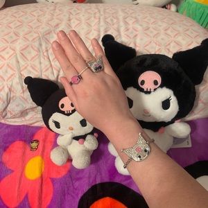 I love my new kuromi bracelet!! Thank you so much 💖💖🥺